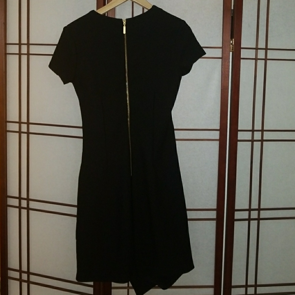 Dress - Picture 5 of 5